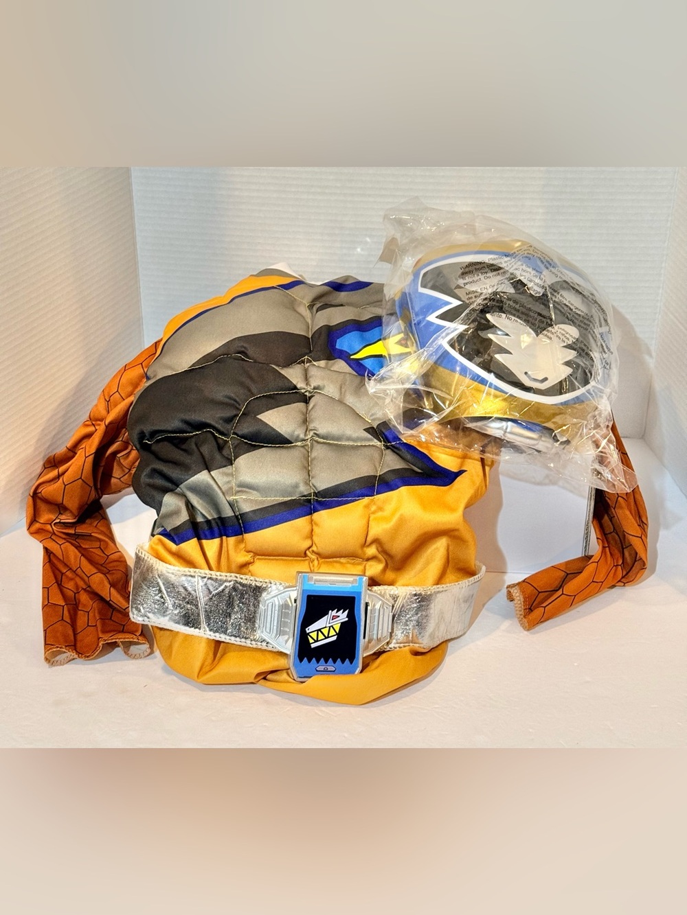 Power Rangers Dino Super Charge Gold Ranger Boys Costume Small (4/6) NEW - Picture 8 of 13